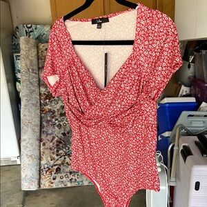 Lulu's Red Floral Women's Top